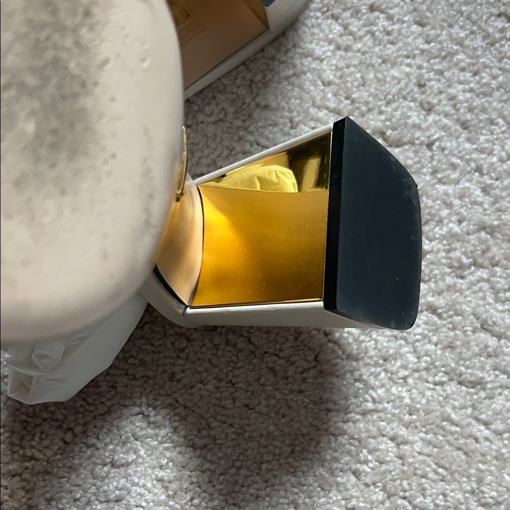 Gucci Women's Cream Mules with Gold Accents - Picture 3 of 3